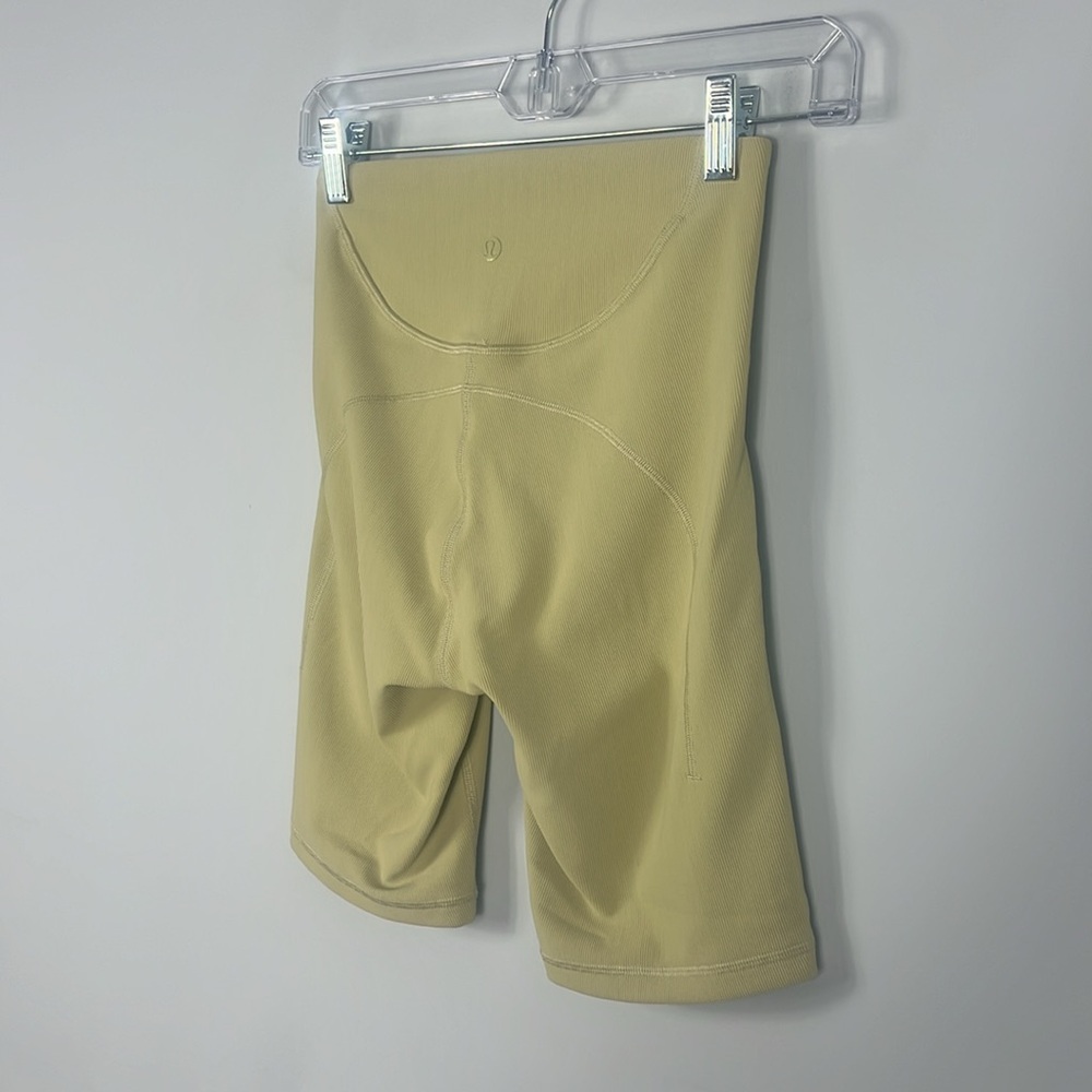 Lululemon Ribbed Contoured High Rise Short 8” - Picture 11 of 12